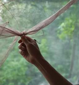 Jak zabezpieczyć moskitierę na wymiar przed uszkodzeniami mechanicznymi